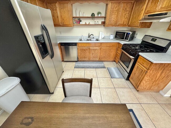 Building Photo - FULLY FURNISHED 2 BEDROOM, 2 BATHROOM FIRS...