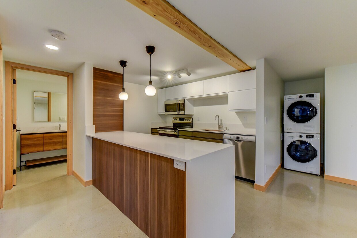 Foto principal - 3514 Burke Ave N
