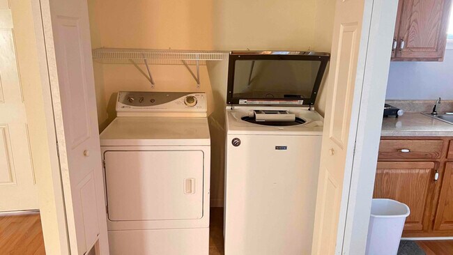 Foto del edificio - 608 Santiago Ct