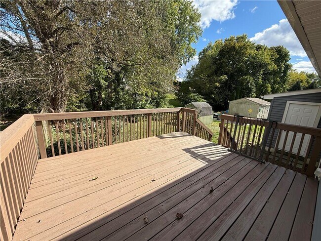 Building Photo - 88 Birchwood Dr