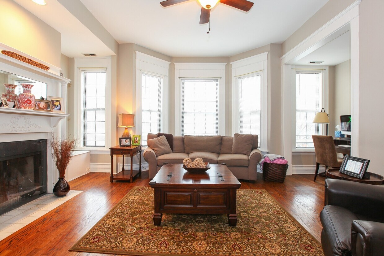 Foto principal - 3339 N Kenmore Ave