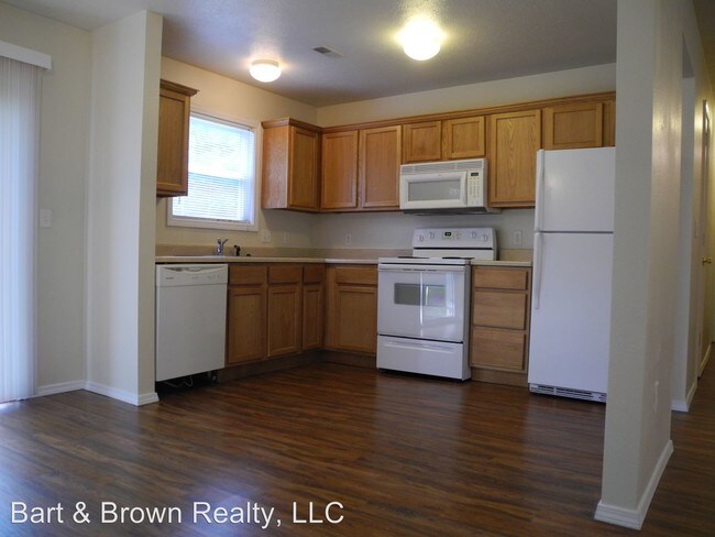 Building Photo - 3 br, 2 bath House - 1017 Hawthorn St