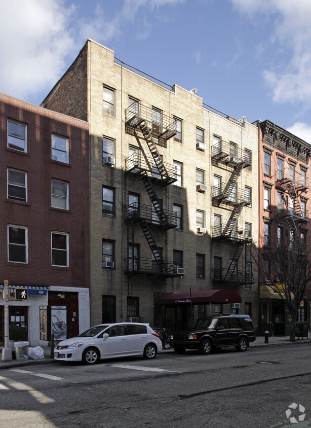 Building Photo - 45 Carmine St