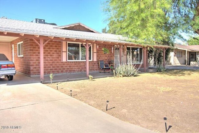 Building Photo - 3614 W Sierra Vista Dr