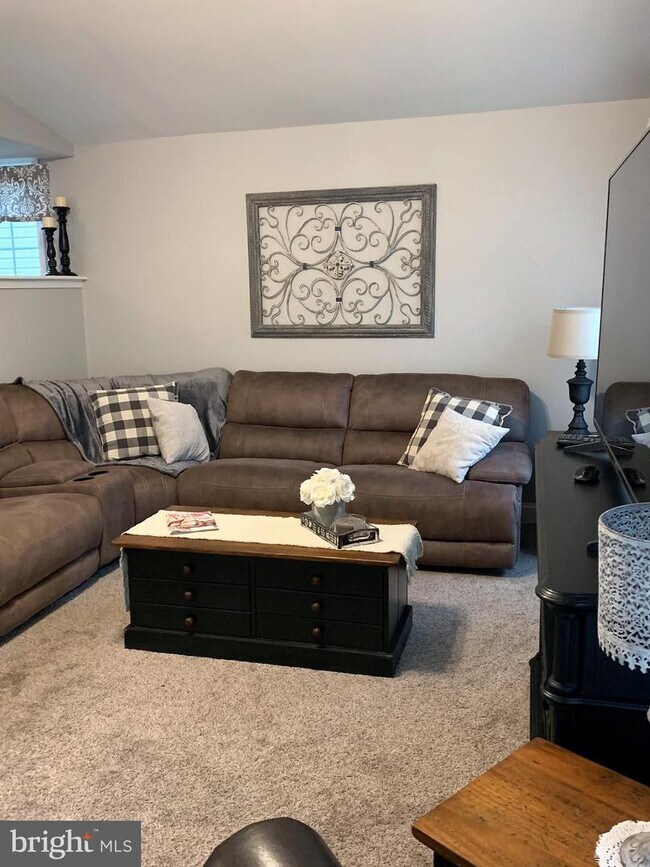 Foto del edificio - 447 Dorchester Ln
