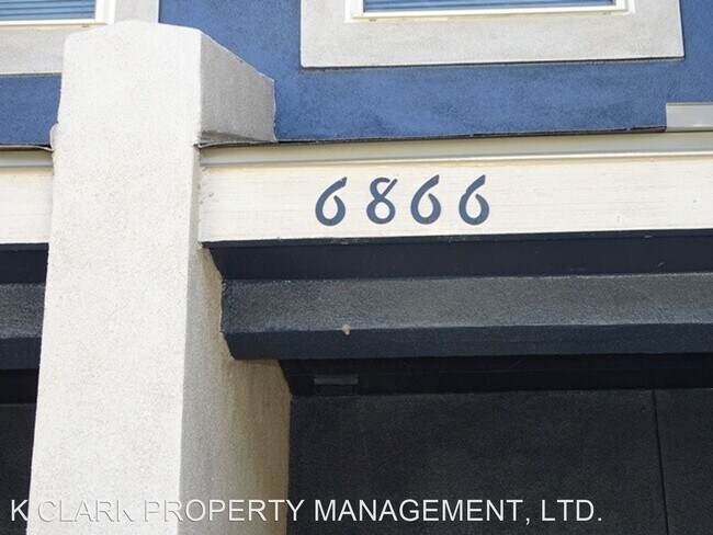 Building Photo - 3 br, 2.5 bath House - 6866 LAKEVIEW DR #102