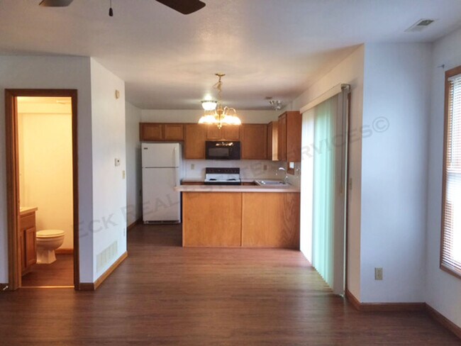Building Photo - 4700 W 24th St