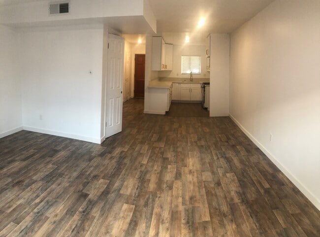 Foto del edificio - 727 E Tujunga Ave