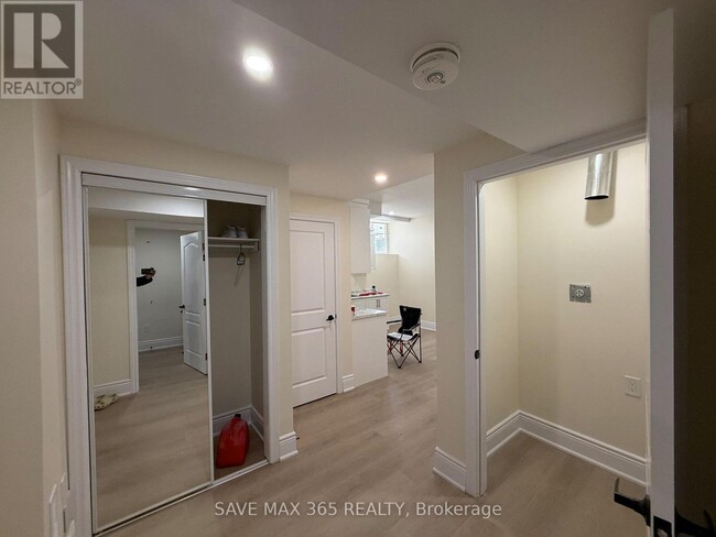 Building Photo - 46 James Walker Ave