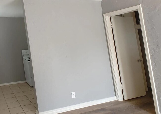 Foto del edificio - 1017 Elm Ave