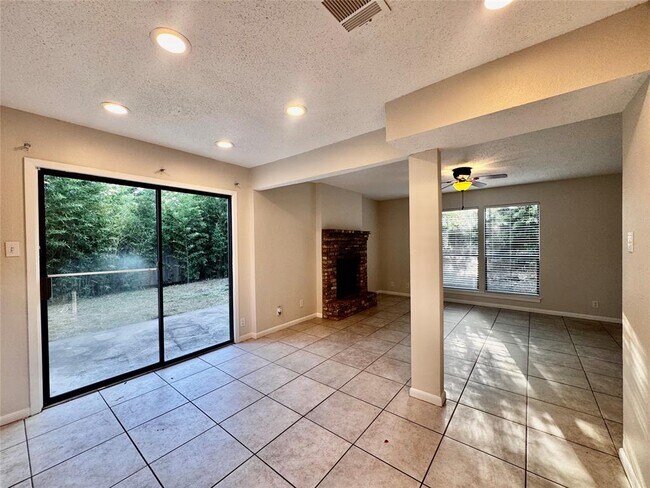 Building Photo - 8106 Hood Cir