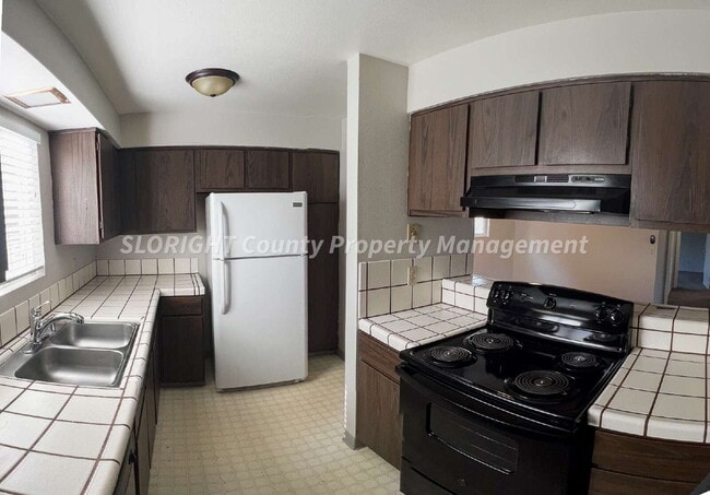 Foto del edificio - AVAILABLE NOW - Upstairs Paso Robles Apartment - 2 Bedroom / 1 Bathroom
