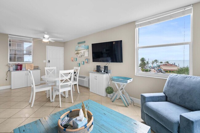 Foto del edificio - 5900 Bonita Beach Rd SW