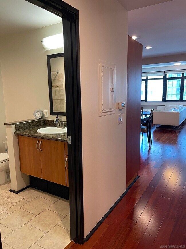 Foto del edificio - 1551 Fourth Ave