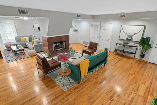 Foto del edificio - 1450 W Webster Ave