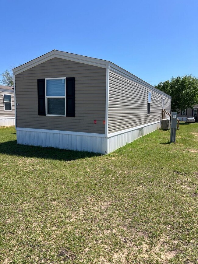 Foto del edificio - 142 County Rd