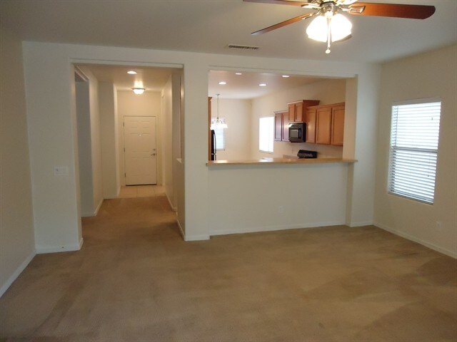 Foto del edificio - 18641 W Mission Ln