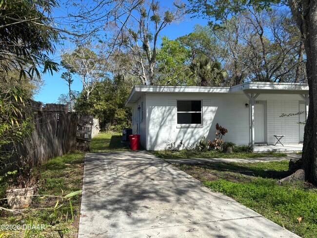 Foto del edificio - 93 Ford St