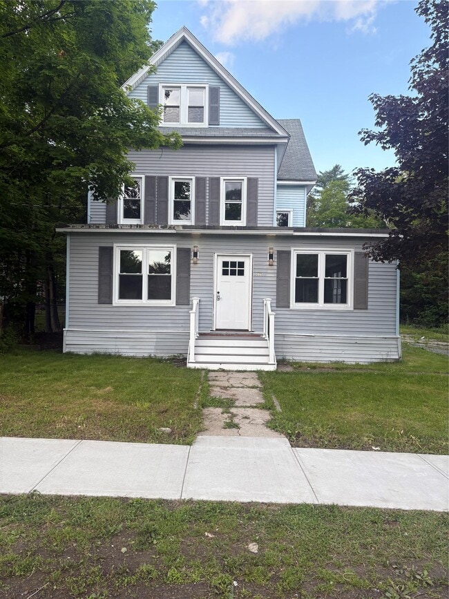 Building Photo - 108 Pine St