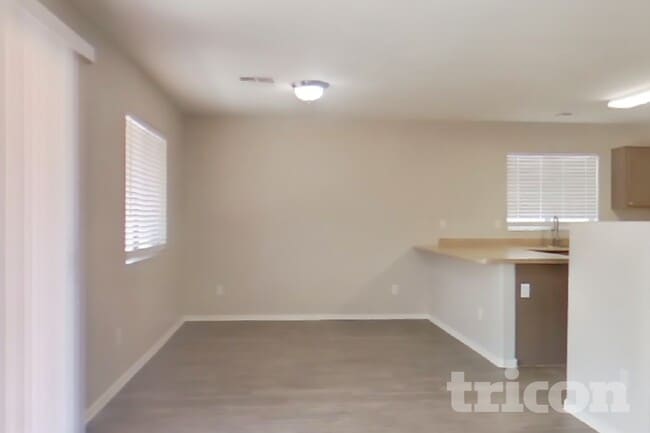 Building Photo - 3315 W Fraktur Rd