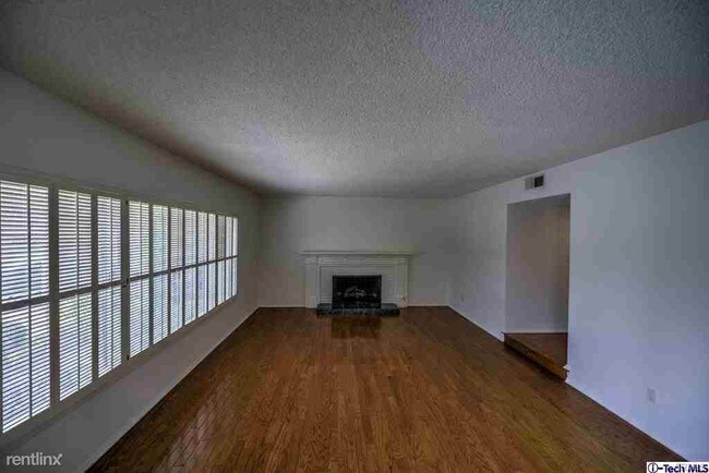 Building Photo - 950 Pebbleshire Rd