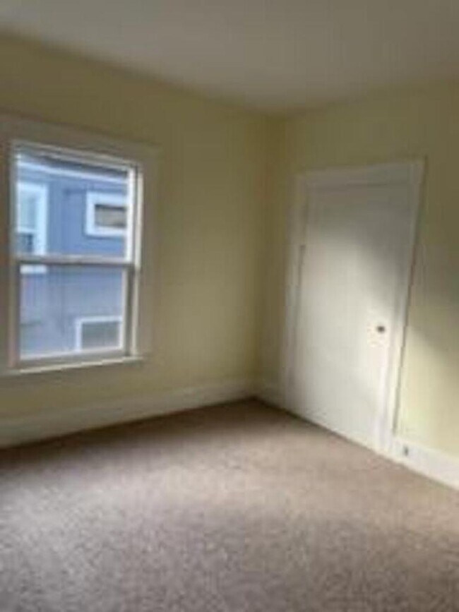 Building Photo - 1028 Pacific Ave