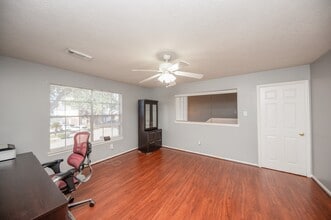 Building Photo - 8231 Chelsea Bend Ct