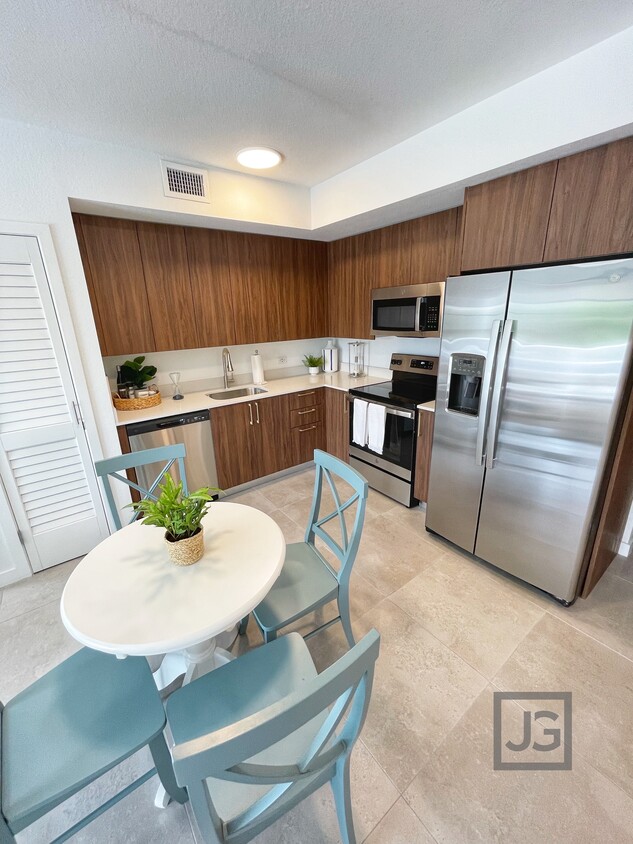 Kitchen - 5320 NW 78th Ave