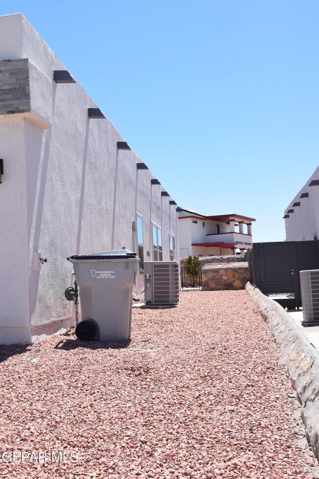 Foto del edificio - 304 Playa Tronones