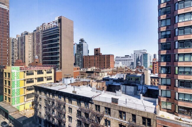 Building Photo - 345 E 93rd St