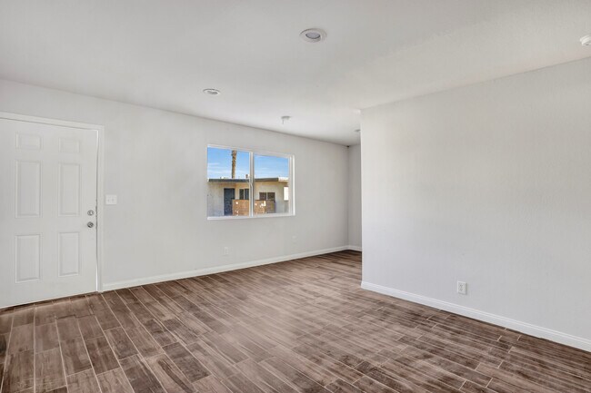 Foto del edificio - 2401 Sunrise Ave
