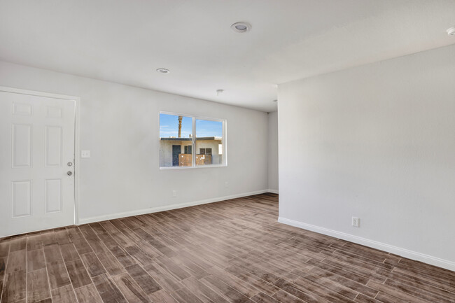 Building Photo - 2401 Sunrise Ave