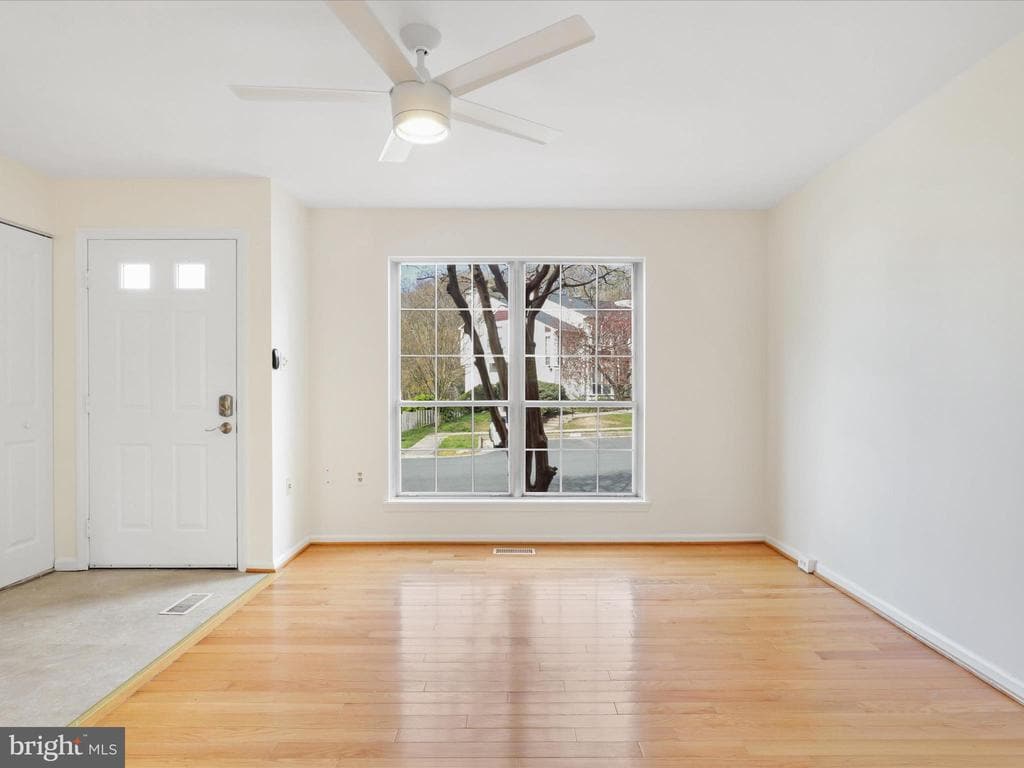 Primary Photo - 5741 Evergreen Knoll Ct