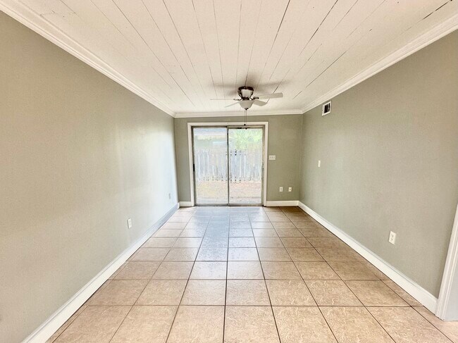 Living Room - 2190 Hawthorne St