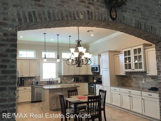 Building Photo - 4 br, 2.5 bath House - 2816 Caribbean Cove
