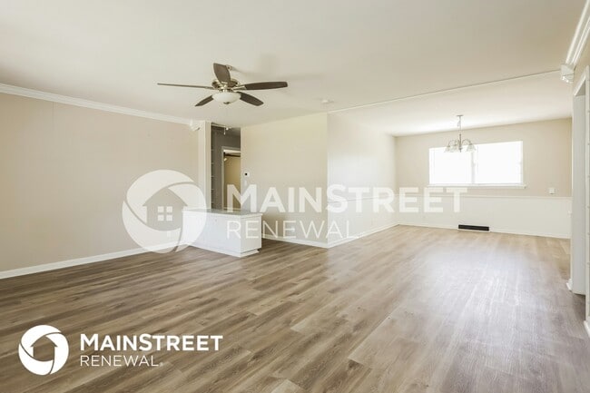 Building Photo - 2632 Kings Way