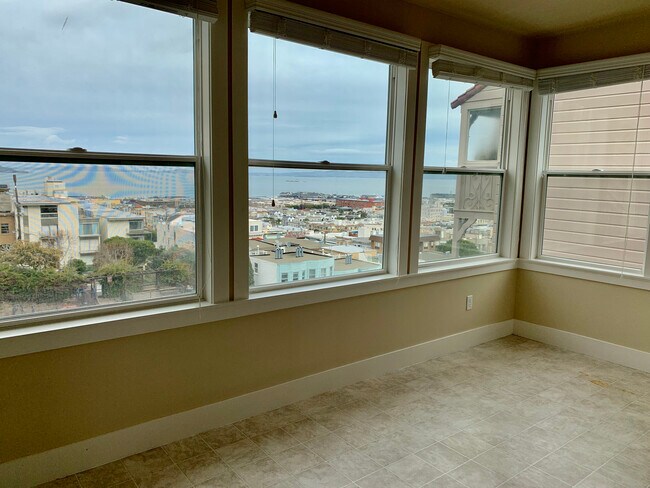 Building Photo - 1056 Filbert St