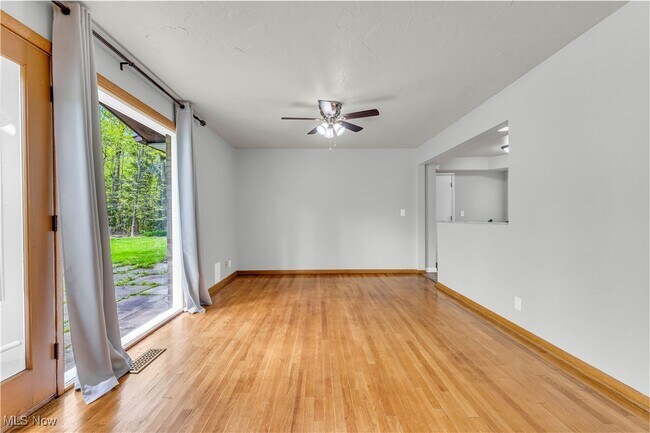 Foto del edificio - 6481 Glenwillow Dr