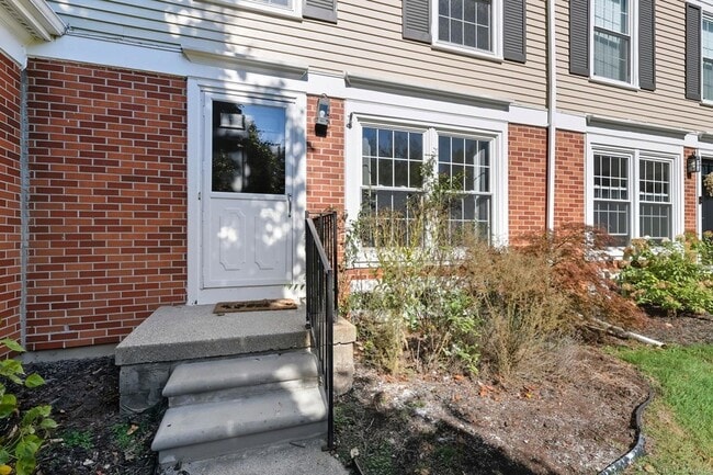 Foto del edificio - 1340 Kings Cove Dr E