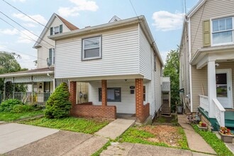 Building Photo - 565 Sixth St