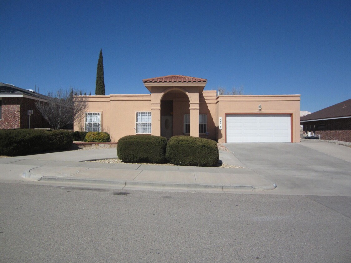 Primary Photo - 4353 Loma Del Norte Dr