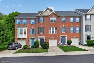 Building Photo - 1034 Meandering Way