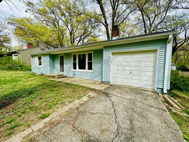 Building Photo - 7047 Linden St