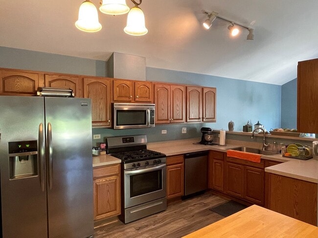 Building Photo - 2552 Hatfield Ct