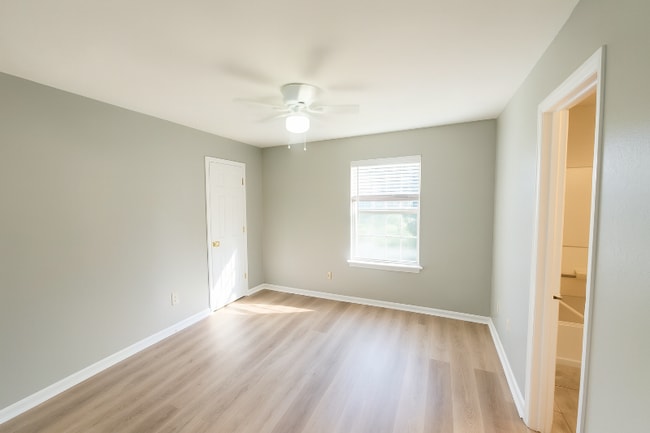 Photo - 2182 Timberwood Cir S (Tallahassee, FL) Townhome