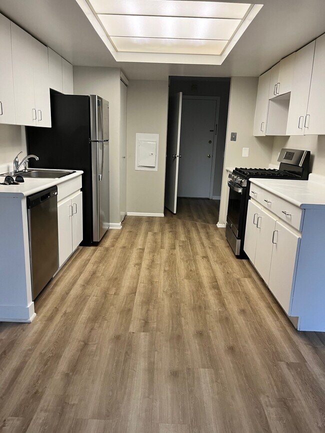 Foto del edificio - 195 Wellington Ct