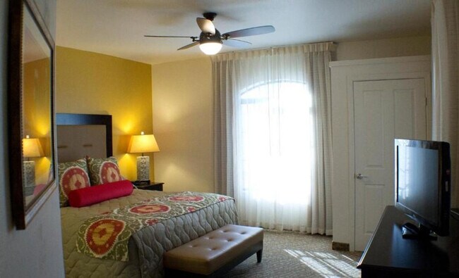 Foto del edificio - 6302 E Camelback Rd