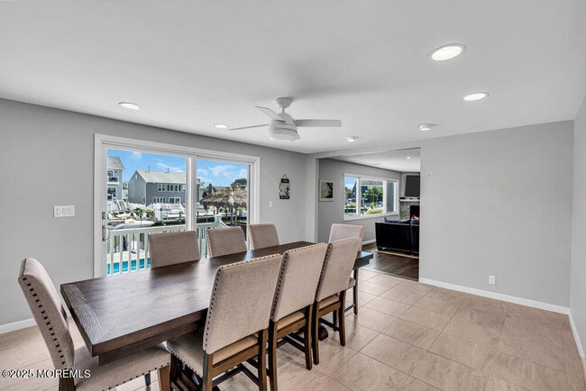 Building Photo - 1648 Center St