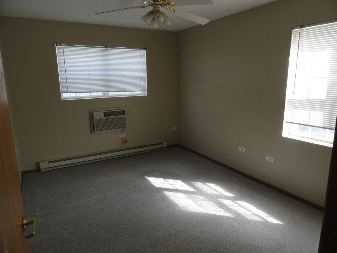 Primary Photo - 1414 W Clear Water Cir