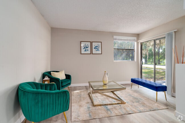 B1 - Bella - 2BR, 2BA - 875SF - Sala de estar - Village Park